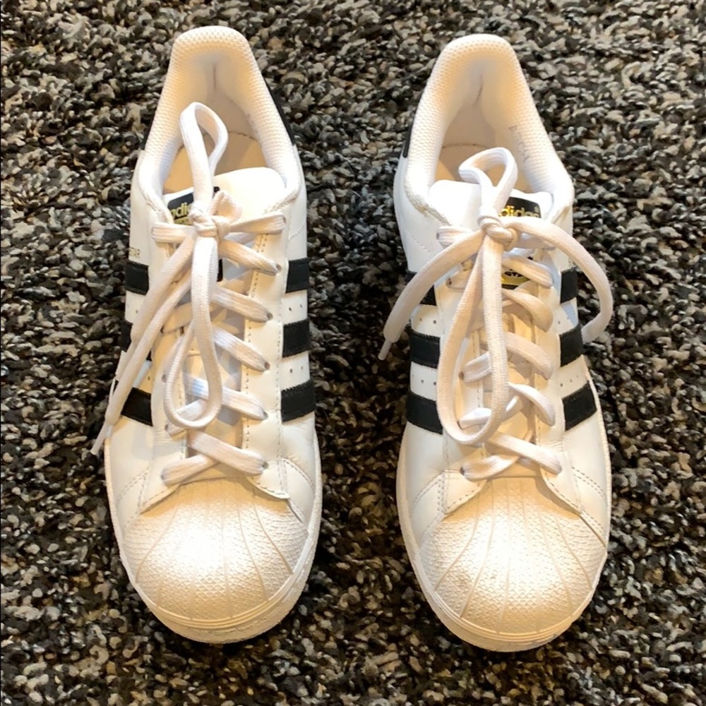 Adidas Sneakers